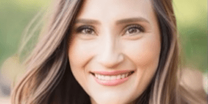 Headshot of Mariana Gertz